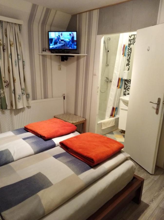 Hotel Garni "Adria" Виндхаген Экстерьер фото